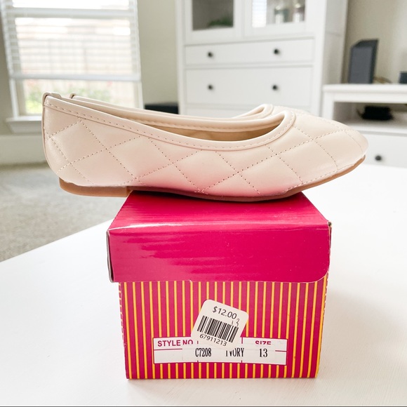 Rosegirl Ivory Quilted Girl Flats C7208 - Picture 6 of 6